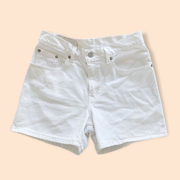 RARE VINTAGE LEVI’S White High Rise Denim Shorts - Picture 2 of 7